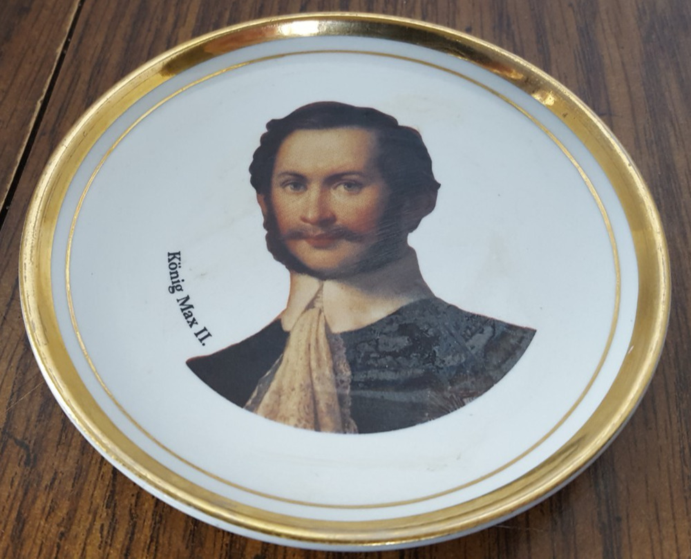 4 Inch Konig Max II White Porcelain Plate With Gold Trim